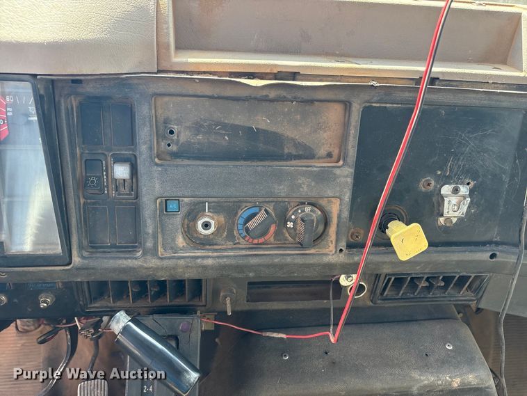 image for item NK9240 1997 International 4900 dump truck
