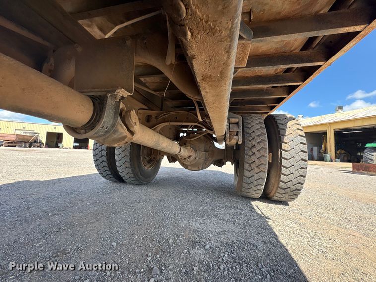 image for item NK9240 1997 International 4900 dump truck