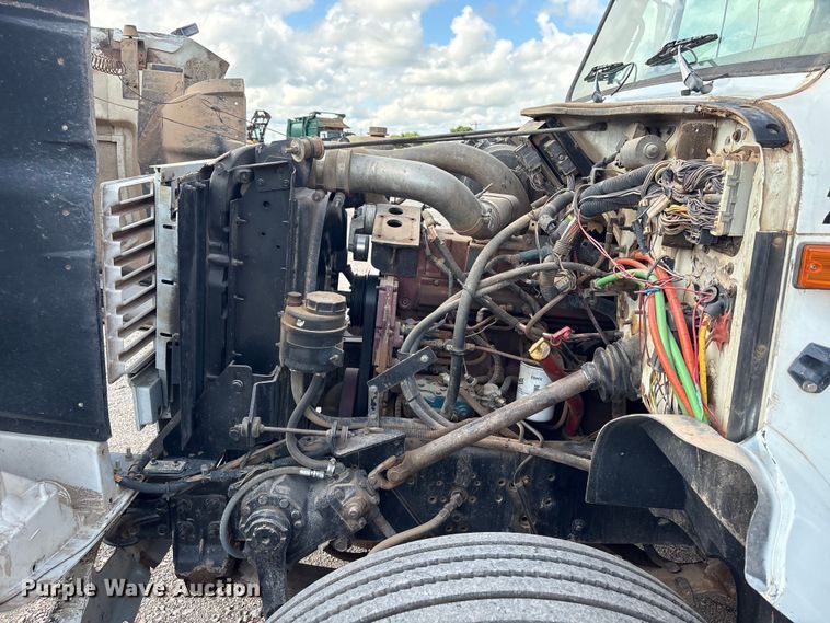 image for item NK9240 1997 International 4900 dump truck