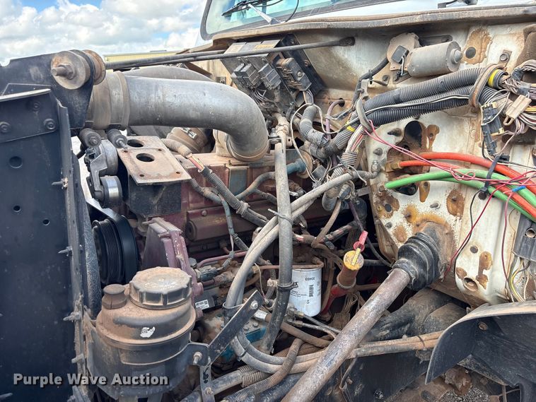image for item NK9240 1997 International 4900 dump truck