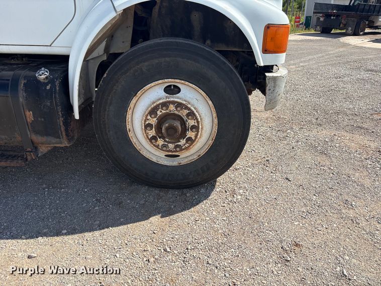 image for item NK9240 1997 International 4900 dump truck