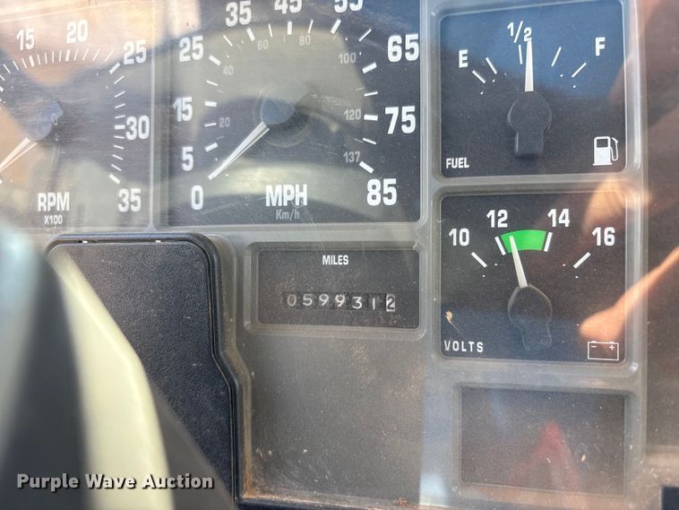 image for item NK9240 1997 International 4900 dump truck