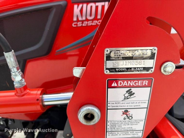 image for item DV7376 Kioti CS2520 MFWD tractor