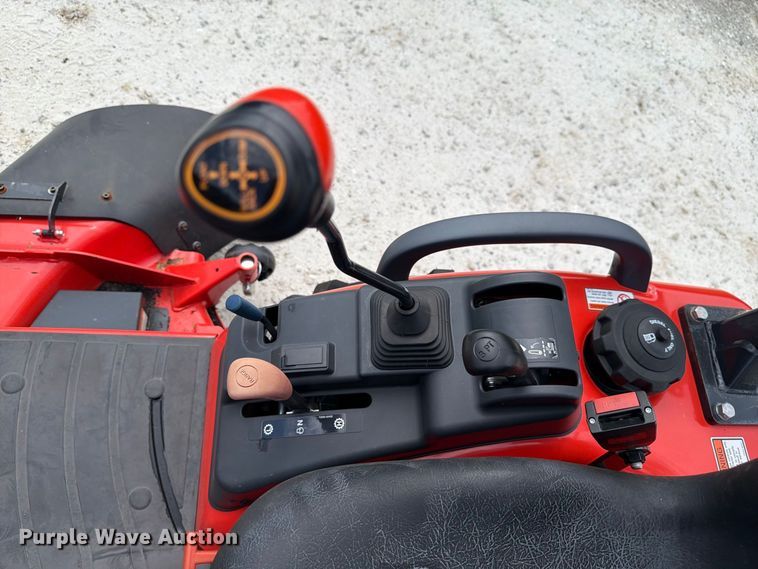 image for item DV7376 Kioti CS2520 MFWD tractor
