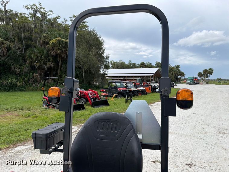 image for item DV7376 Kioti CS2520 MFWD tractor