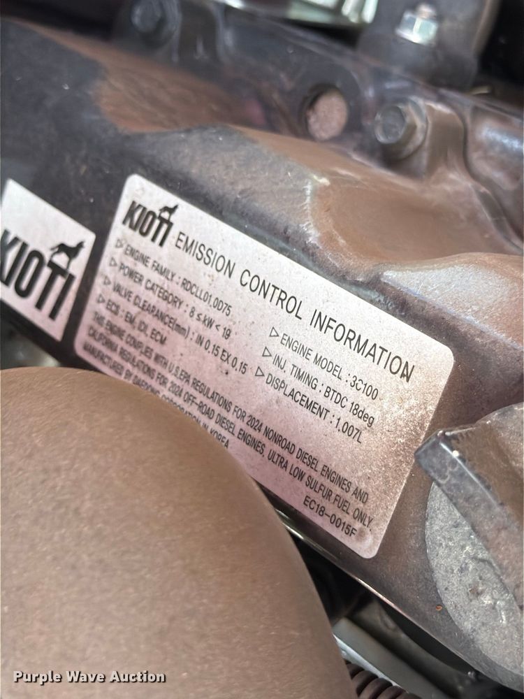 image for item DV7376 Kioti CS2520 MFWD tractor