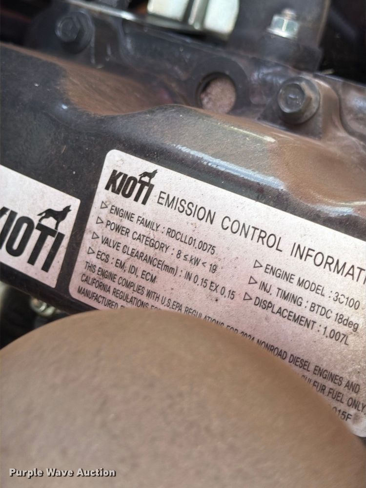 image for item DV7376 Kioti CS2520 MFWD tractor