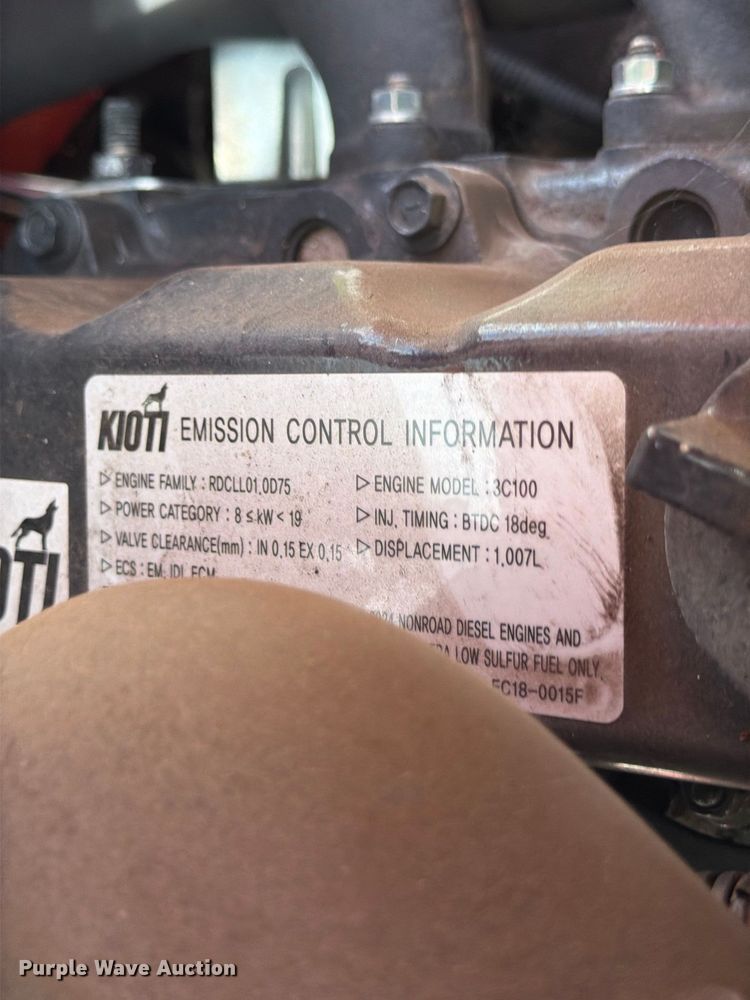 image for item DV7376 Kioti CS2520 MFWD tractor