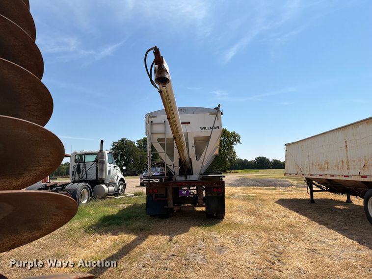 image for item DV8602 1984 Strick Corp Trailers feed delivery trailer