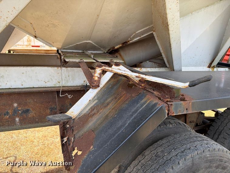 image for item DV8602 1984 Strick Corp Trailers feed delivery trailer