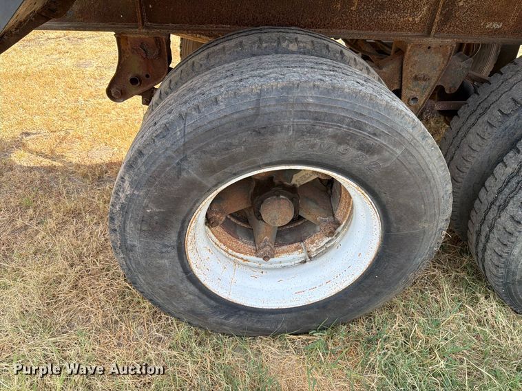 image for item DV8602 1984 Strick Corp Trailers feed delivery trailer