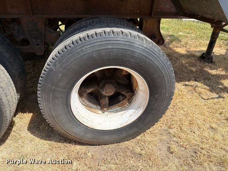 image for item DV8602 1984 Strick Corp Trailers feed delivery trailer