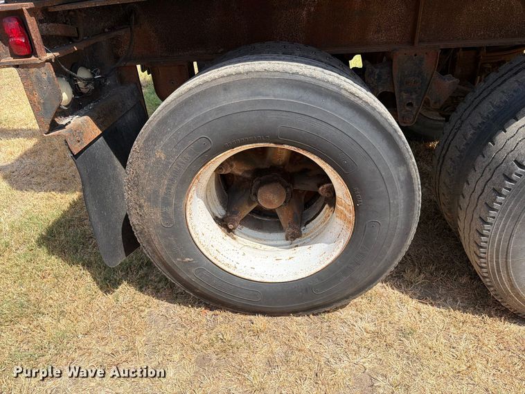 image for item DV8602 1984 Strick Corp Trailers feed delivery trailer