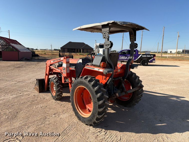 image for item DV8628 Kubota L3010 MFWD tractor