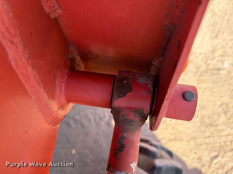 image for item DV8628 Kubota L3010 MFWD tractor