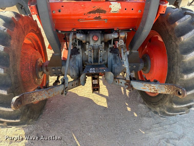 image for item DV8628 Kubota L3010 MFWD tractor