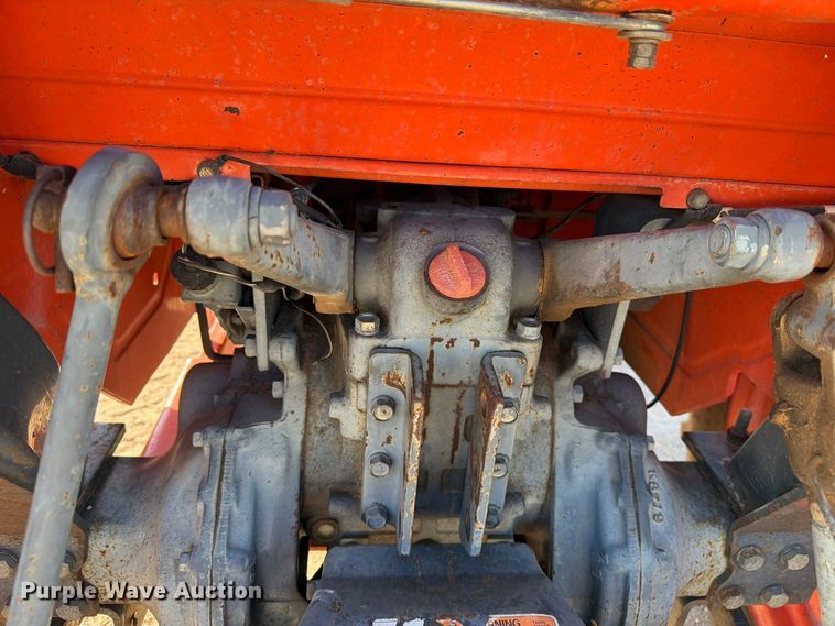 image for item DV8628 Kubota L3010 MFWD tractor