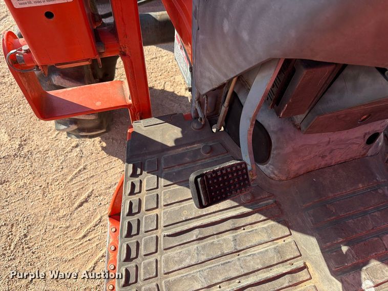 image for item DV8628 Kubota L3010 MFWD tractor