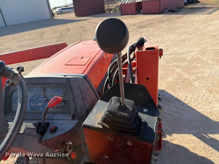 image for item DV8628 Kubota L3010 MFWD tractor