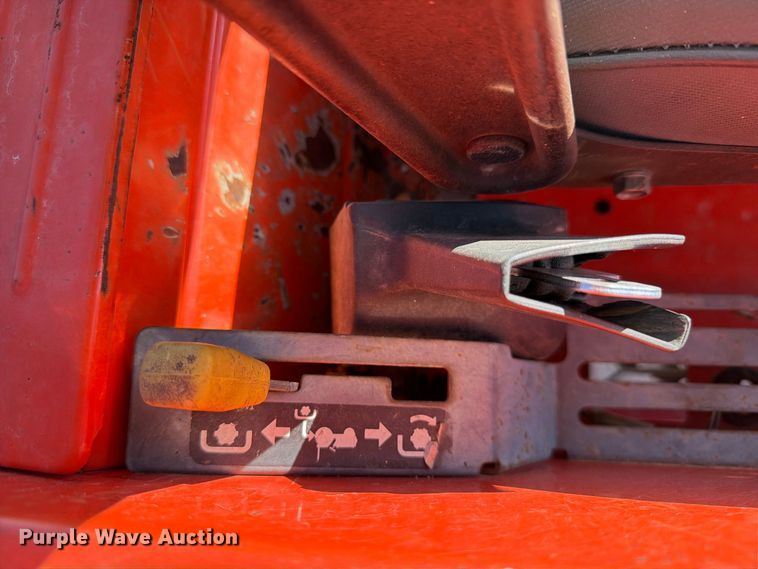 image for item DV8628 Kubota L3010 MFWD tractor