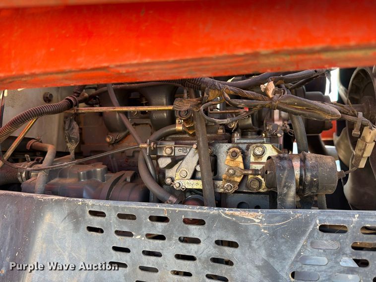 image for item DV8628 Kubota L3010 MFWD tractor