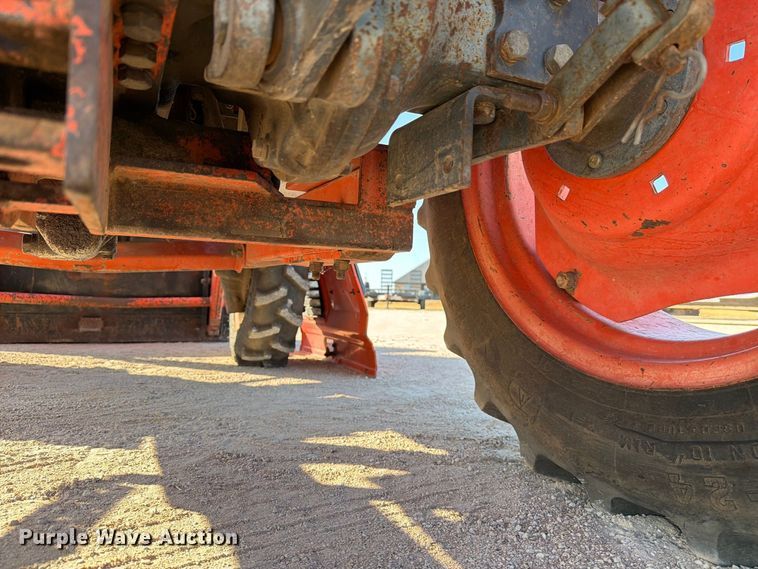 image for item DV8628 Kubota L3010 MFWD tractor