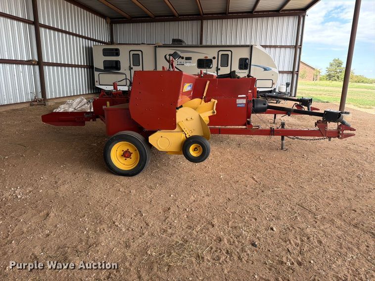 image for item DV8643 2013 Hew holland BC5070 small square baler