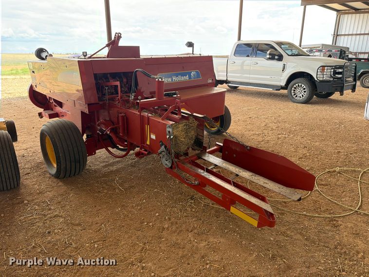 image for item DV8643 2013 Hew holland BC5070 small square baler