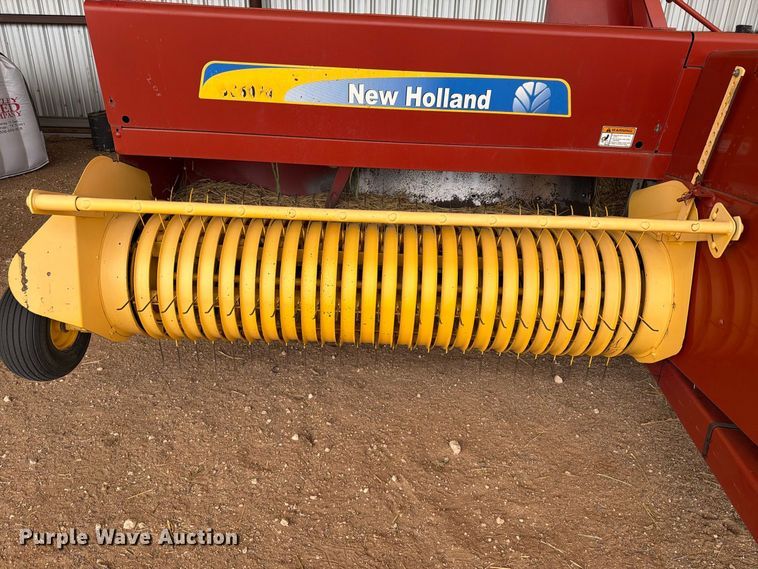 image for item DV8643 2013 Hew holland BC5070 small square baler