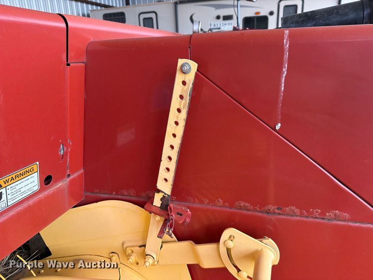 image for item DV8643 2013 Hew holland BC5070 small square baler