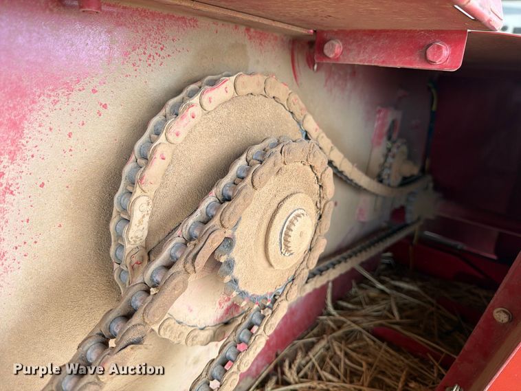 image for item DV8643 2013 Hew holland BC5070 small square baler