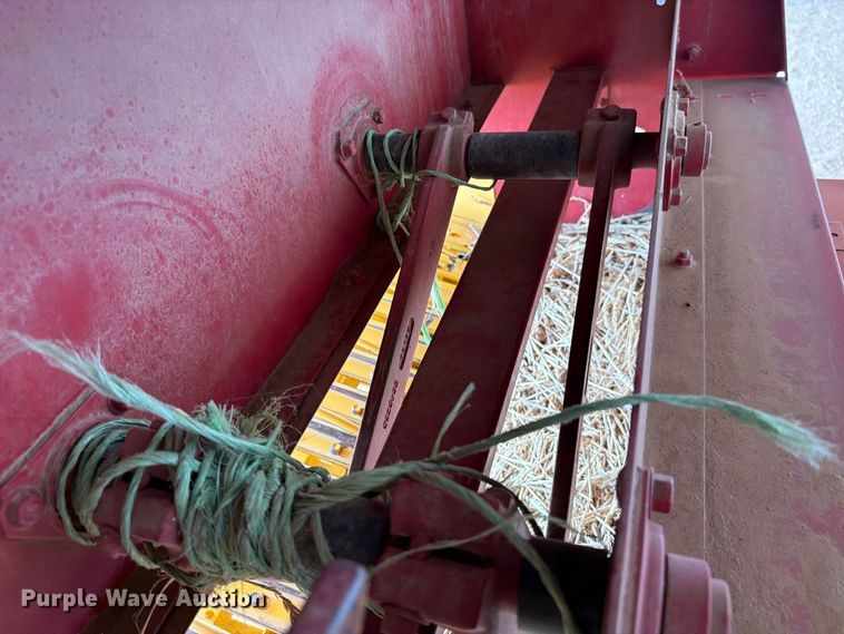 image for item DV8643 2013 Hew holland BC5070 small square baler