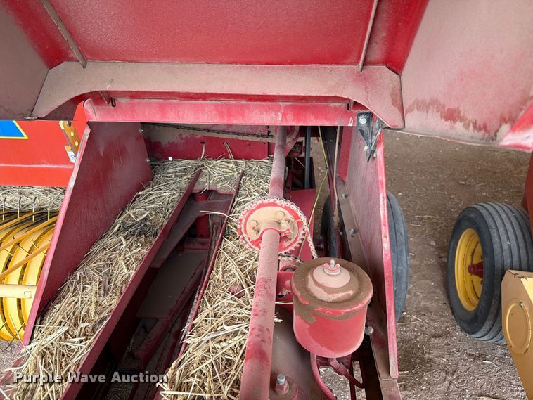 image for item DV8643 2013 Hew holland BC5070 small square baler