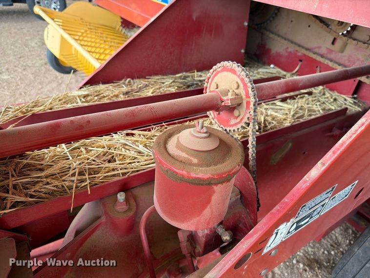 image for item DV8643 2013 Hew holland BC5070 small square baler