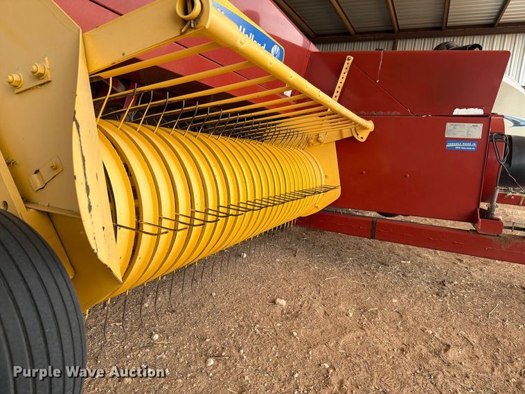 image for item DV8643 2013 Hew holland BC5070 small square baler