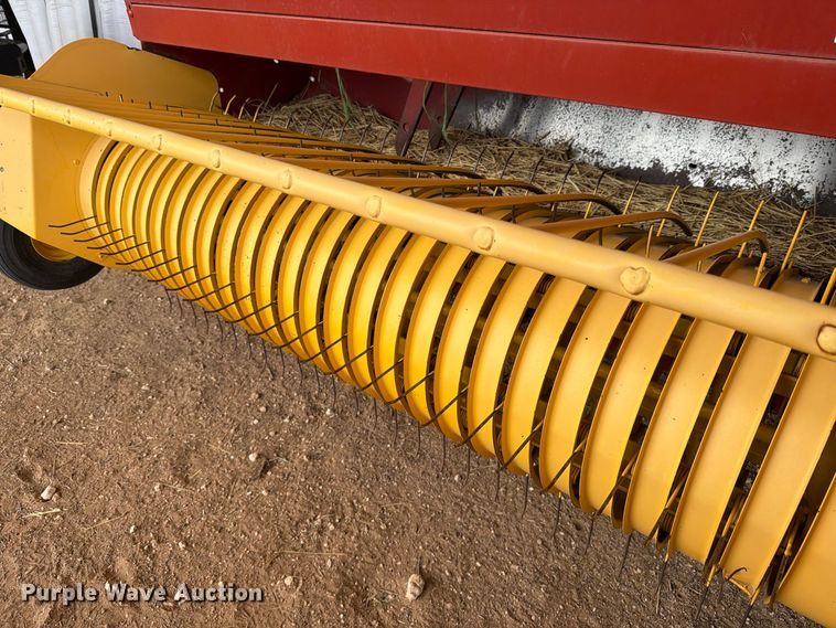 image for item DV8643 2013 Hew holland BC5070 small square baler