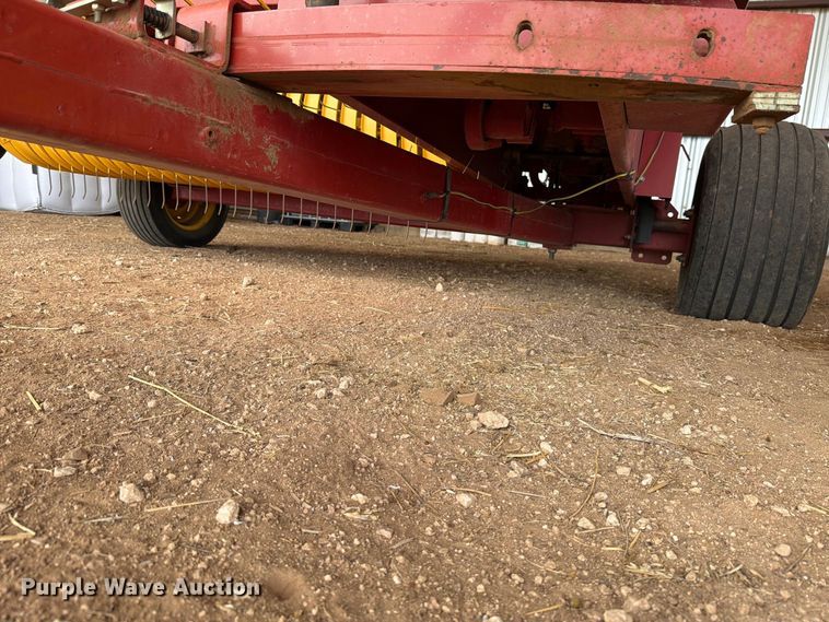 image for item DV8643 2013 Hew holland BC5070 small square baler