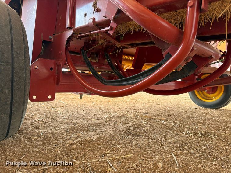 image for item DV8643 2013 Hew holland BC5070 small square baler