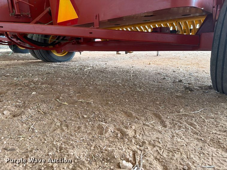 image for item DV8643 2013 Hew holland BC5070 small square baler