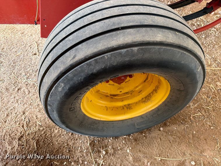 image for item DV8643 2013 Hew holland BC5070 small square baler