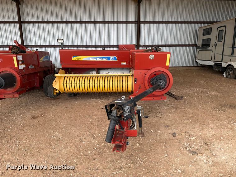 image for item DV8644 New holland BC5070 small square baler