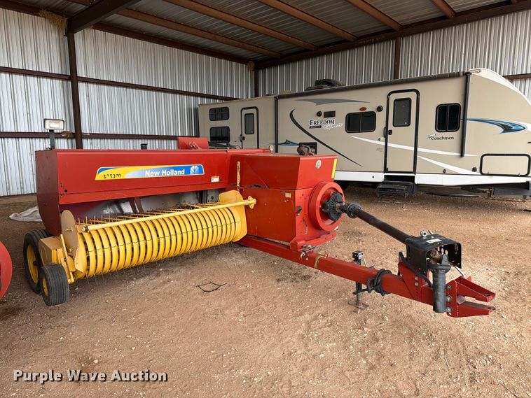 image for item DV8644 New holland BC5070 small square baler