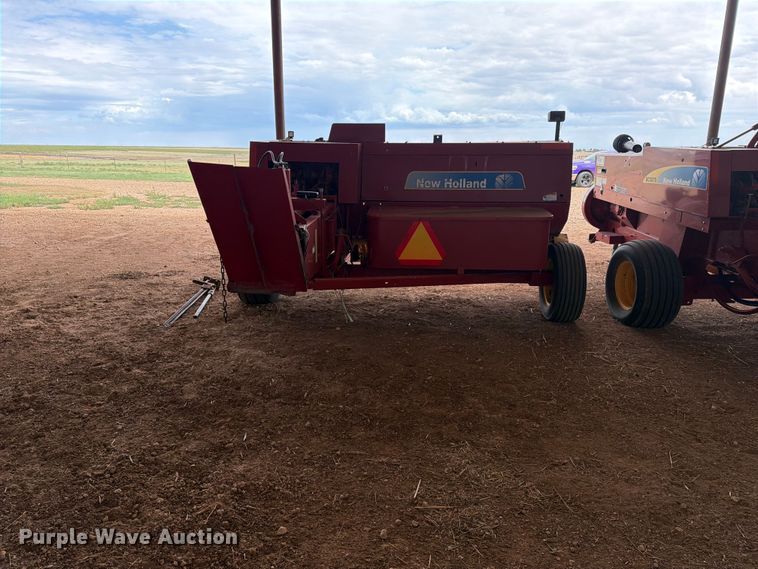 image for item DV8644 New holland BC5070 small square baler