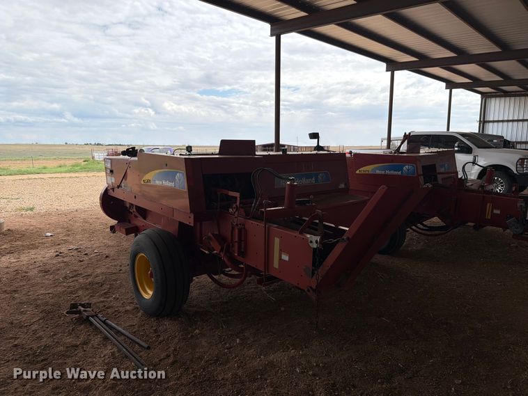 image for item DV8644 New holland BC5070 small square baler
