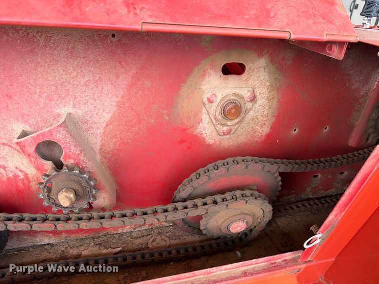 image for item DV8644 New holland BC5070 small square baler