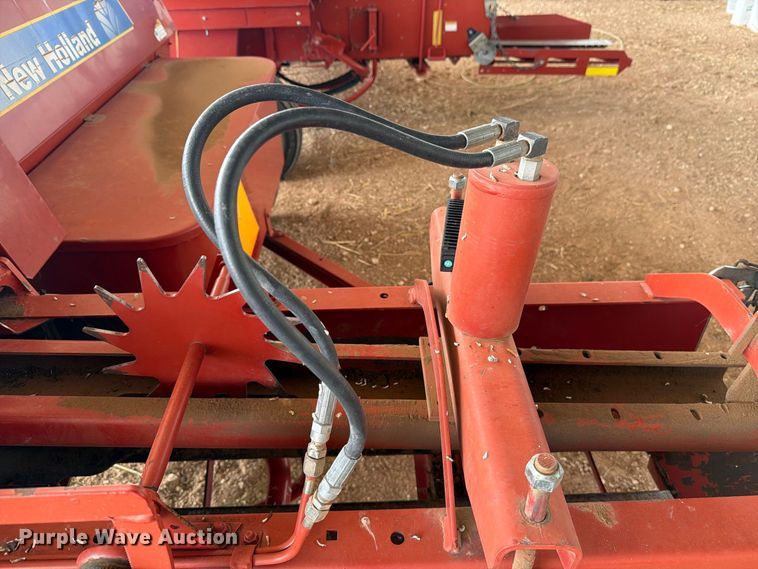 image for item DV8644 New holland BC5070 small square baler