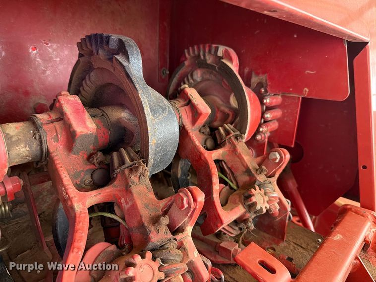 image for item DV8644 New holland BC5070 small square baler