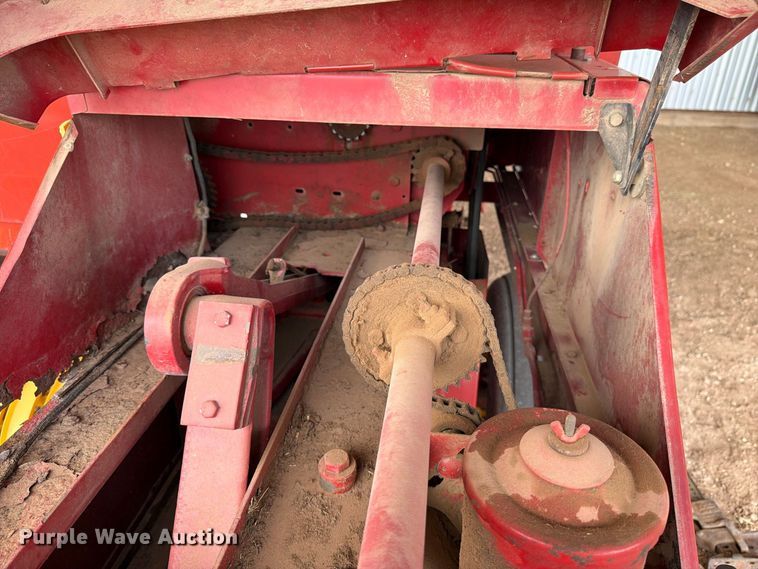 image for item DV8644 New holland BC5070 small square baler