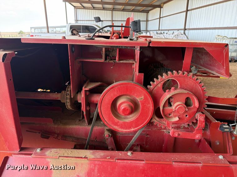 image for item DV8644 New holland BC5070 small square baler