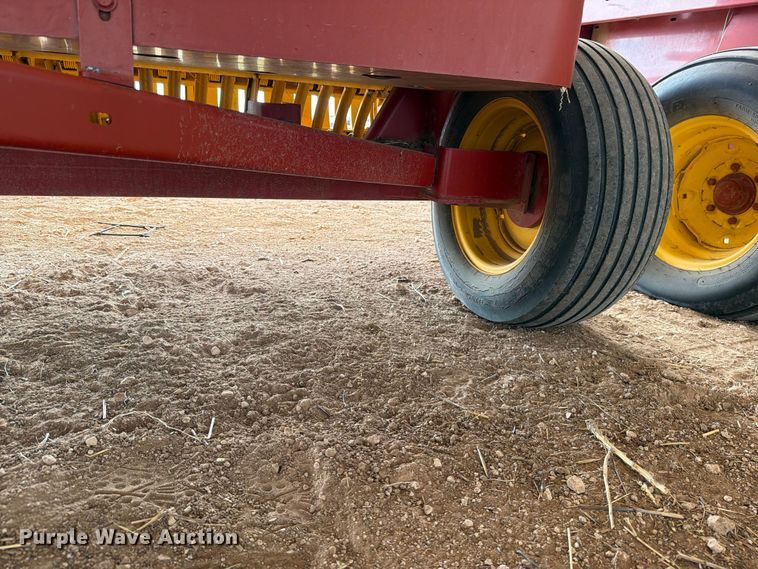 image for item DV8644 New holland BC5070 small square baler